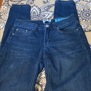 Dark wash comfy stretchy‎ jeans